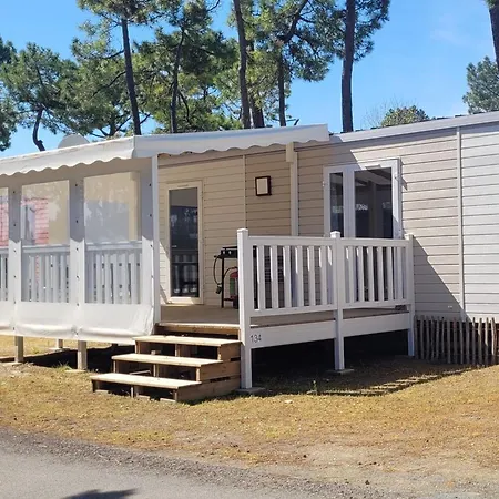 Mobil Avec Terrasse A Saint-jean-de-monts - Api-1-52-1175