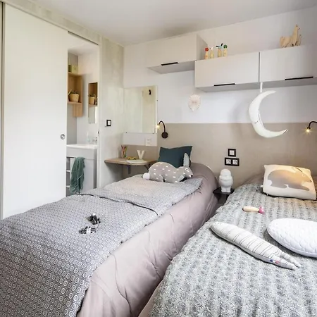 Mobil Avec Terrasse A Saint-jean-de-monts - Api-1-52-1175 *