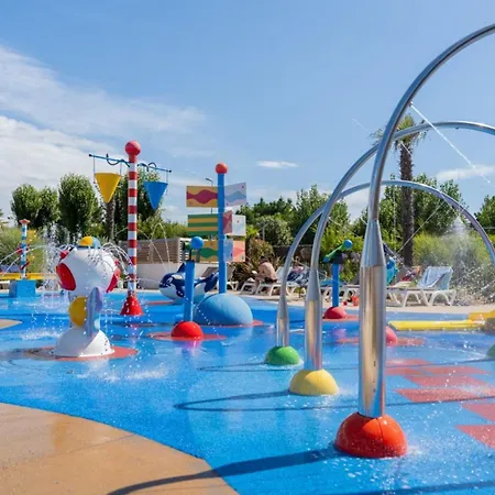 مكان تخييم Mobil Avec Terrasse A Saint-jean-de-monts - Api-1-52-1175 *