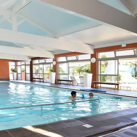 مكان تخييم Mobil Avec Terrasse A Saint-jean-de-monts - Api-1-52-1175 *