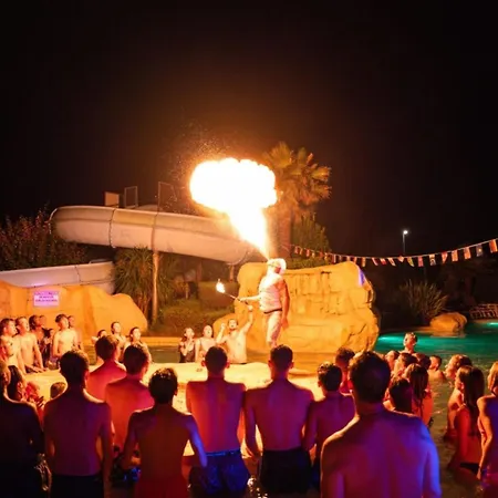 Mobil Avec Terrasse A Saint-jean-de-monts - Api-1-52-1175 *