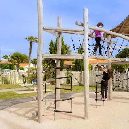 Mobil Avec Terrasse A Saint-jean-de-monts - Api-1-52-1175 مكان تخييم *