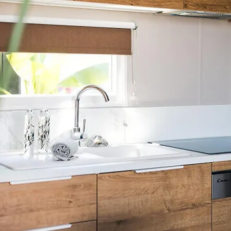 مكان تخييم Mobil Avec Terrasse A Saint-jean-de-monts - Api-1-52-1175